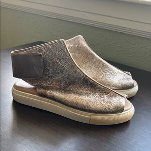 Chocolat Blu Metallic Bronze Sandals size 8.5